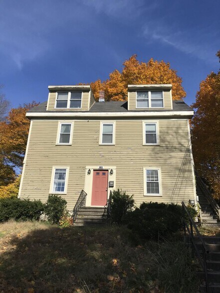 Building Photo - 1143 Beacon St