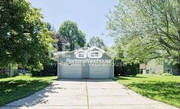 Building Photo - Available now 1 - Cozy 2 Bed / 1 Bath Side by Side Duplex in West Saint Paul!