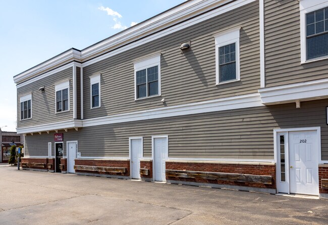 Parking Area - 868 Highland Ave