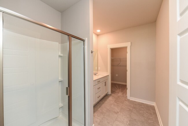 Building Photo - **2022-BUILT TOWNHOME WITH FABULOUS COMMUN...