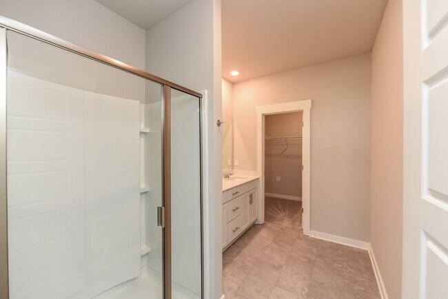 Building Photo - **2022-BUILT TOWNHOME WITH FABULOUS COMMUNITY AMENITIES**