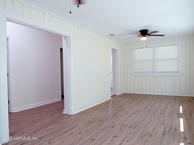 Building Photo - 2071 Southampton Rd