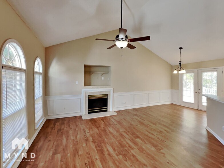 Building Photo - 11721 Long Forest Dr