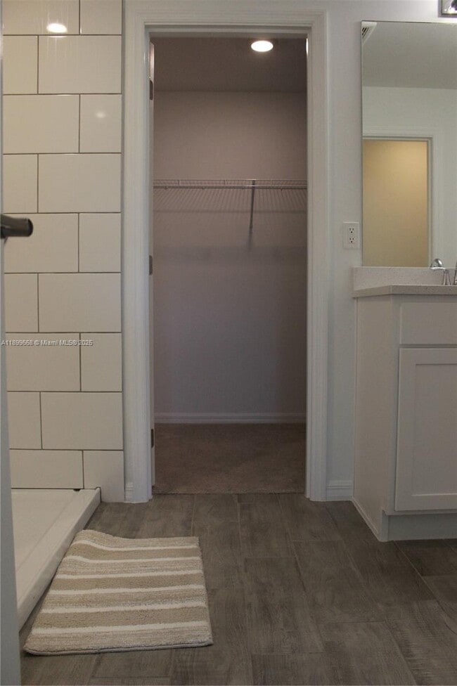 Building Photo - 1138-1114 SW 14th Terrace