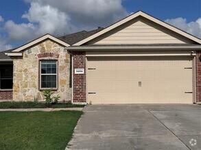 Building Photo - 1404 Pampa Grass Dr