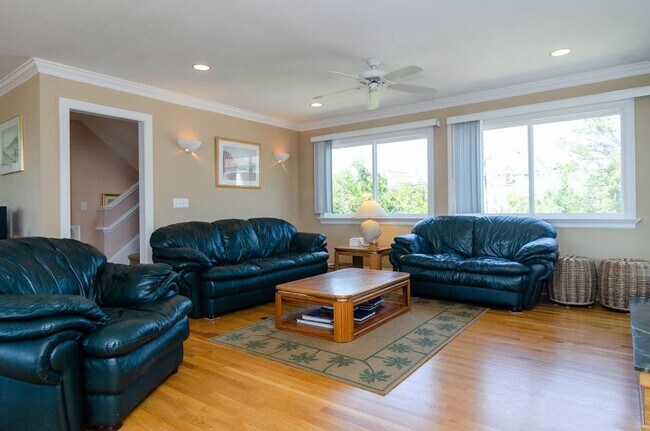 Building Photo - (W098) 4 Sea Oats Lane, Wrightsville Beach...