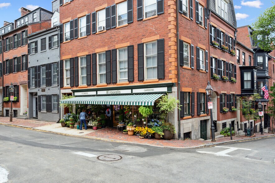 Building Photo - 5 Grove St