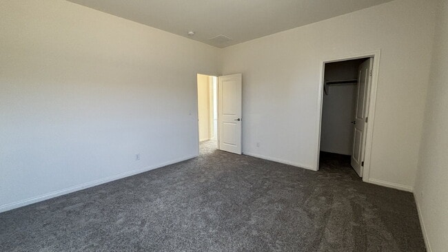 Building Photo - One Story 6-bedroom Home with Attached Casita