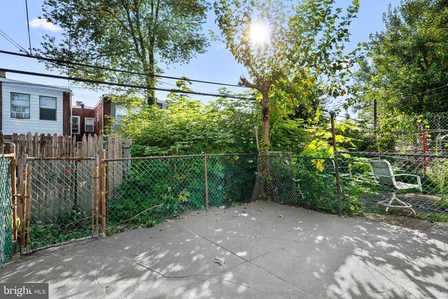 Building Photo - 2113 S Simpson St