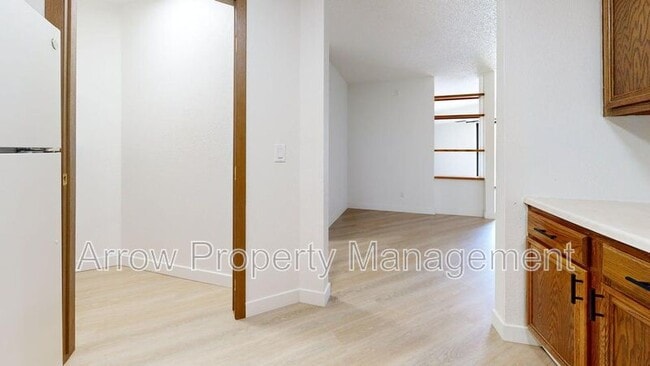 Building Photo - 205 E Arbor Ave