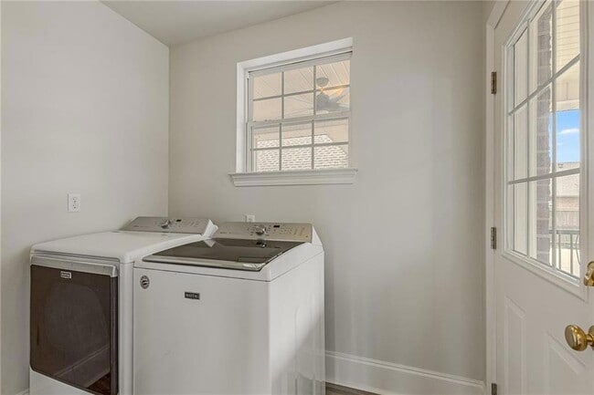 Building Photo - 304 Mistletoe Dr