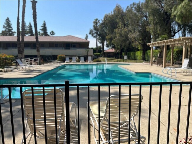 Building Photo - 2860 N Los Felices Rd
