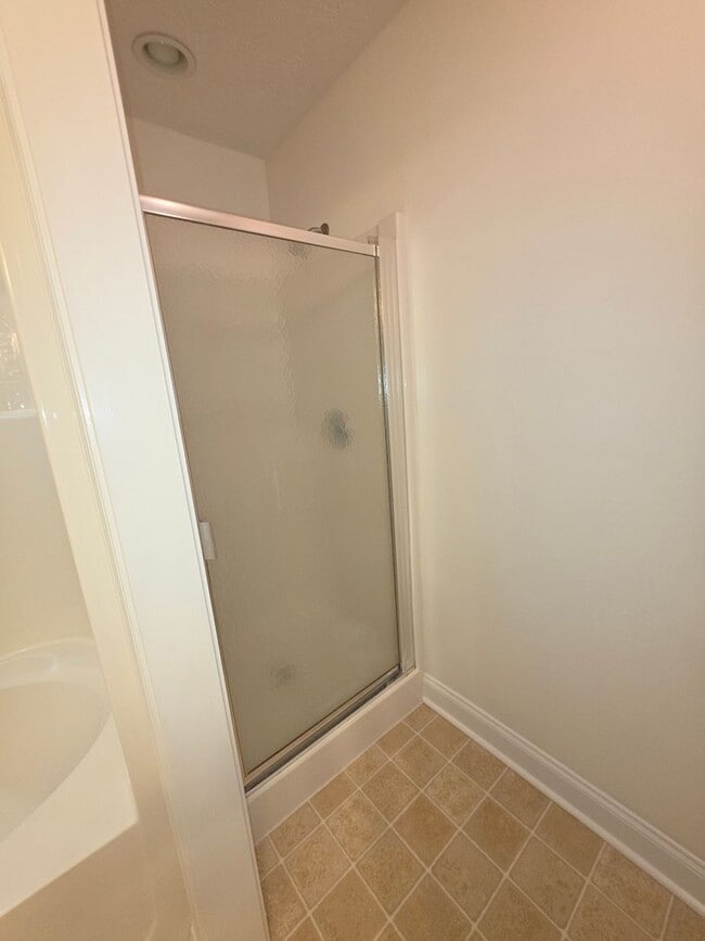 Building Photo - 22 Shadowridge Ln
