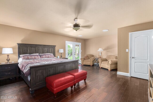 Building Photo - 9373 E Altadena Ave