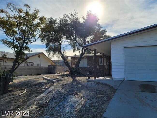 Building Photo - 3955 Ventura Way