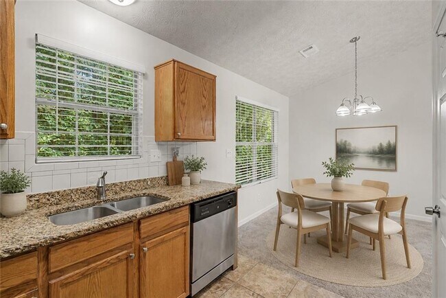 Building Photo - 488 Barclay Ct