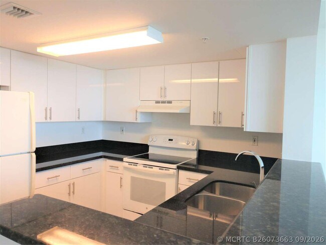 Building Photo - 3000 Coral Wy