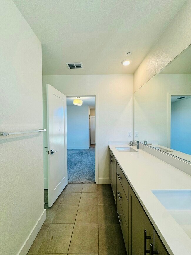 Building Photo - 5720 Greige Cir