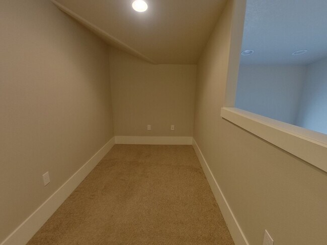 Building Photo - 325 NW 21st St