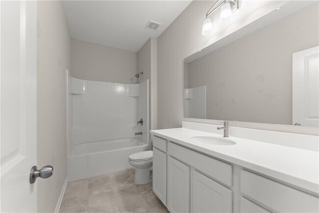 Building Photo - 156 Round Pond Dr