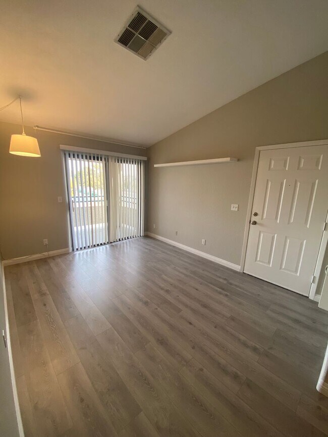 Building Photo - AMERICANA Property Mgmt - 1 bed Condo in Gated Community near The Strip