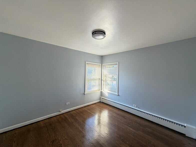 Building Photo - 6052 W Miami Ave
