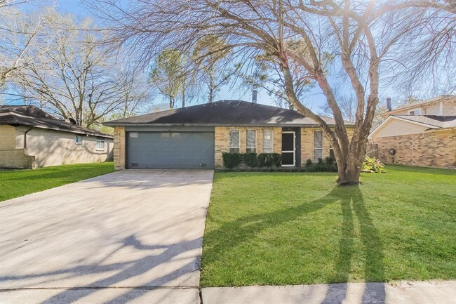 Primary Photo - 5903 Country Pl