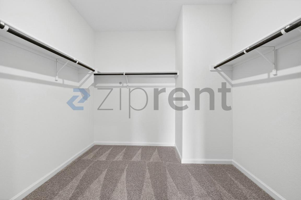 Building Photo - Unit