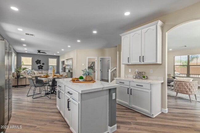 Building Photo - 32934 N Cherry Creek Rd