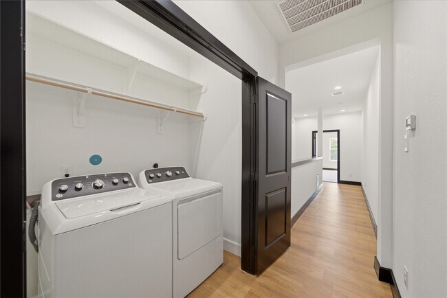 Building Photo - 4439 Gunter St
