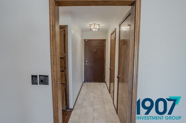 Building Photo - 1433 SW 93rd St
