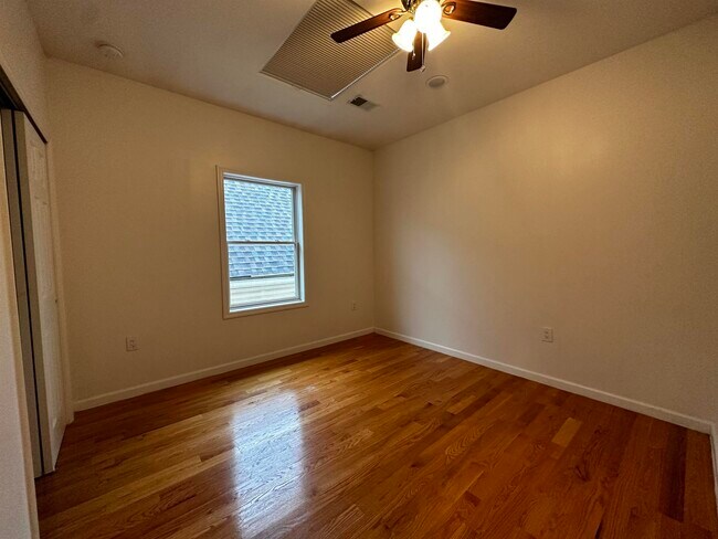 Building Photo - 134 Bostwick Ave