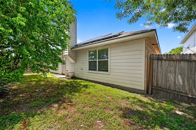 Building Photo - 2611 Floral Bloom Way