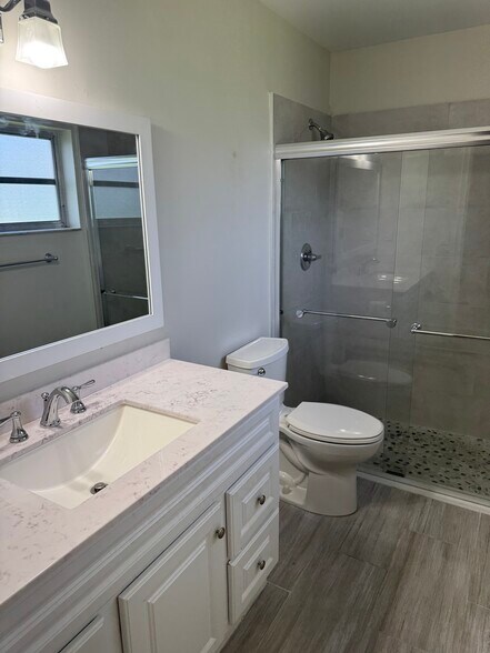 Master Bathroom - 13322 Via Vulcanus