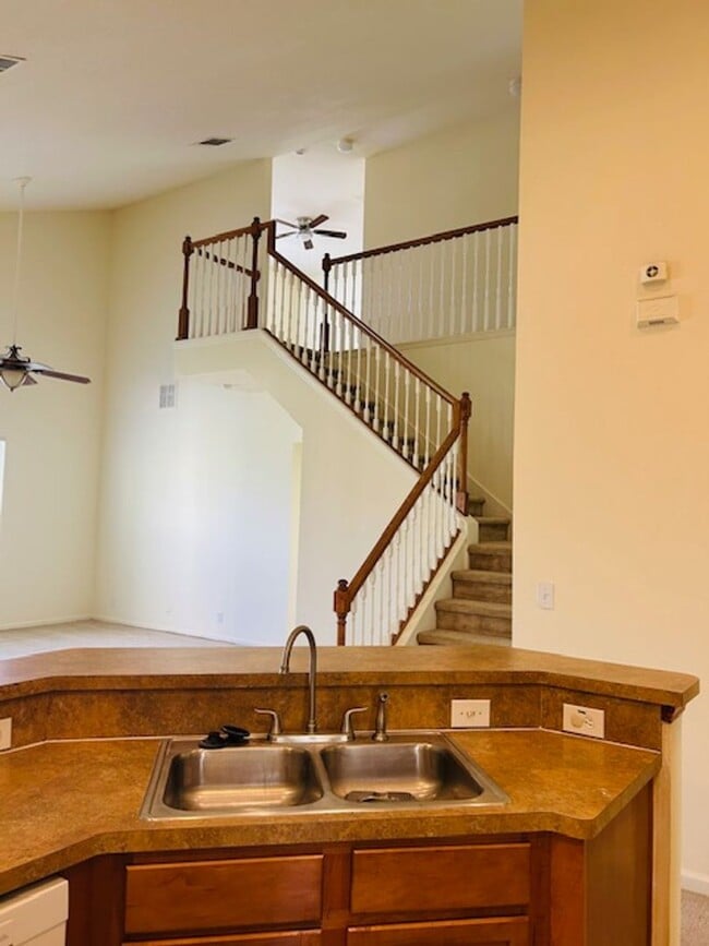 Building Photo - VICTORIA PARK 2-Story - 4 bedroom 2.5 bath 2 car garage AVAILABLE NOW - contact Karen Guardino, R...