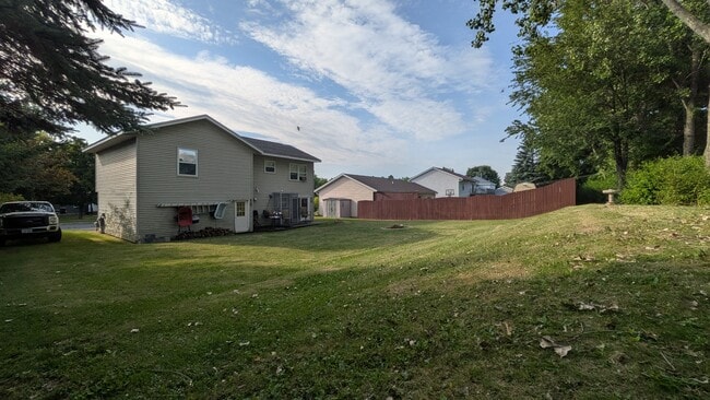 Building Photo - 1158 Superior St