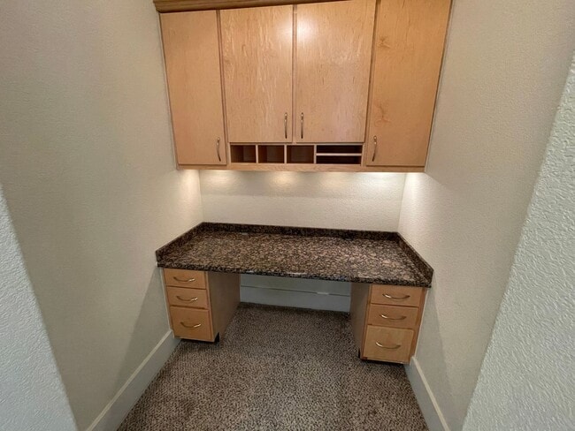 Building Photo - AVAILABLE NOW! 2-Bed/2-Bath with Garage near Vanderbilt and Belmont