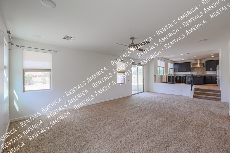 Building Photo - 654 E Sipapu Dr