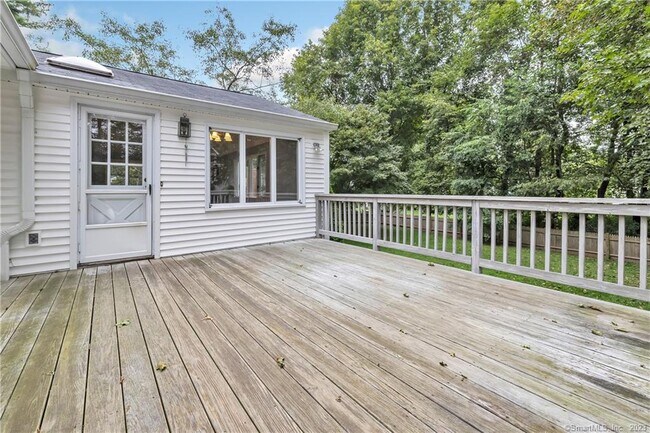 Building Photo - 4 Cranbury Woods Rd