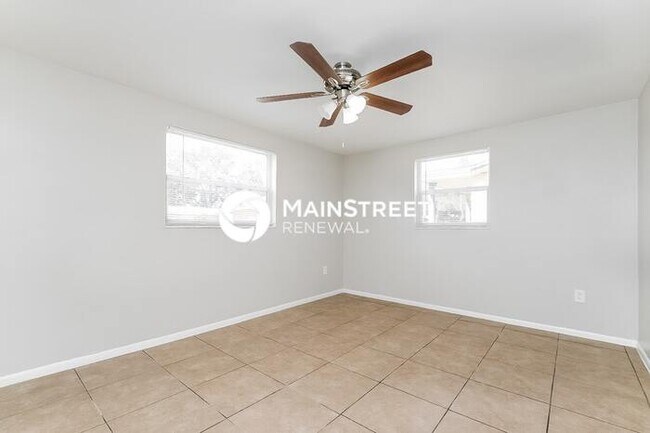 Building Photo - 4 Bedroom Pet-Friendly Home in HOLIDAY, FL with Main Street Renewal
