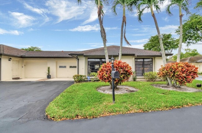 Building Photo - 4660 Greentree Pl