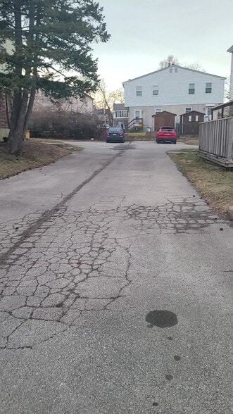 Building Photo - 637 Spruce St