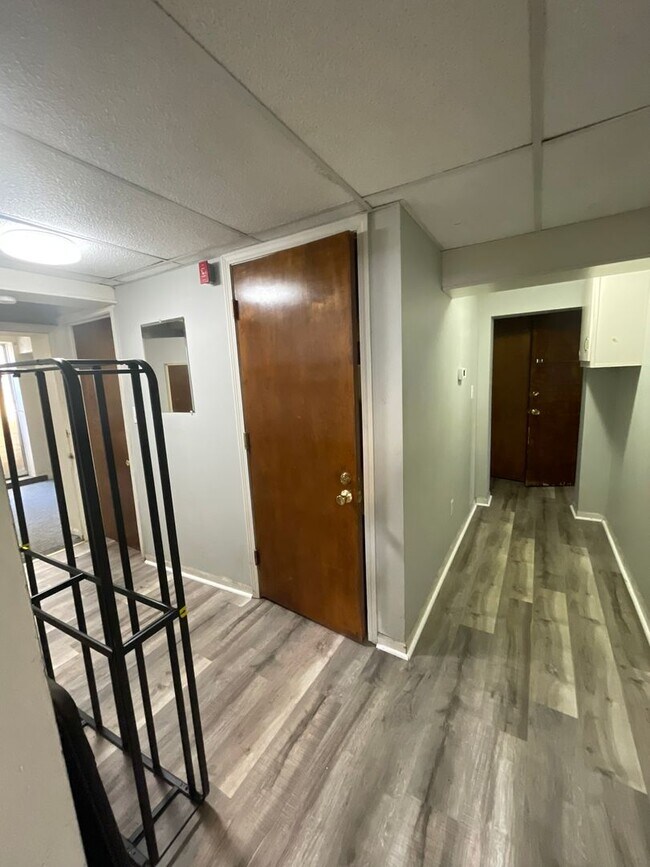 Building Photo - 725 Church St