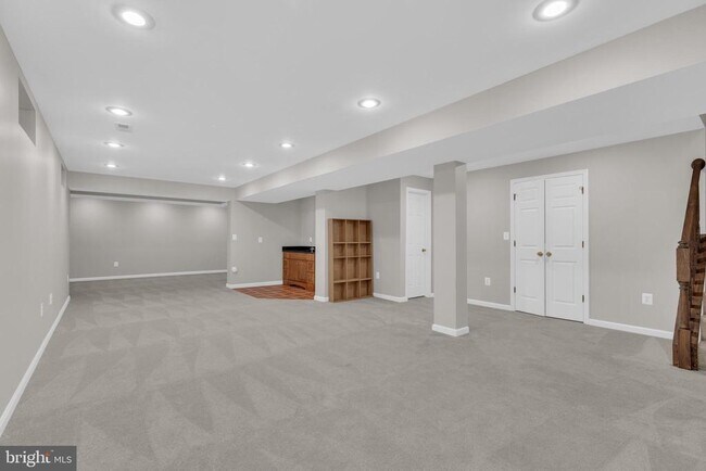 Building Photo - 46855 Willowood Pl