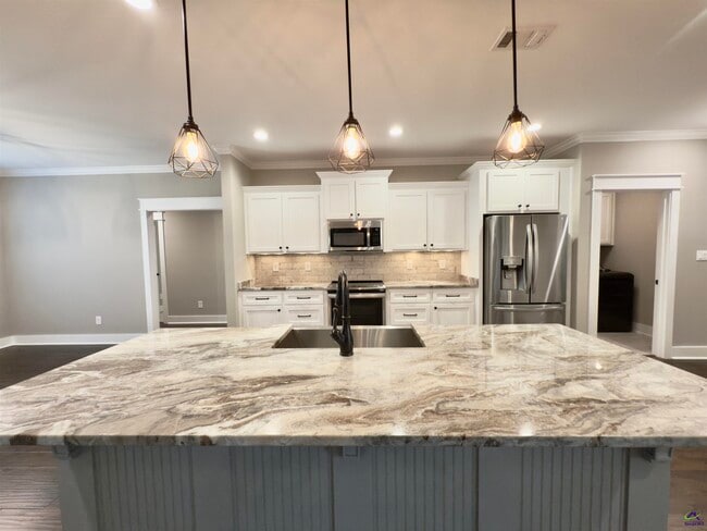 Building Photo - 408 Hawk's Nest Dr