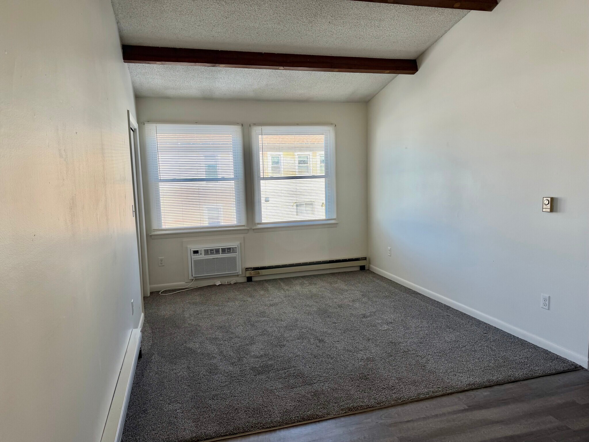 Building Photo - 126 Montcalm Ave