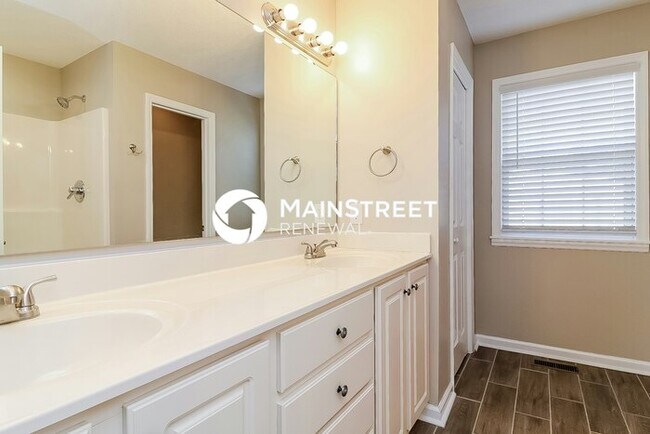 Building Photo - 4 Bedroom Pet-Friendly Home in RALEIGH, NC with Main Street Renewal