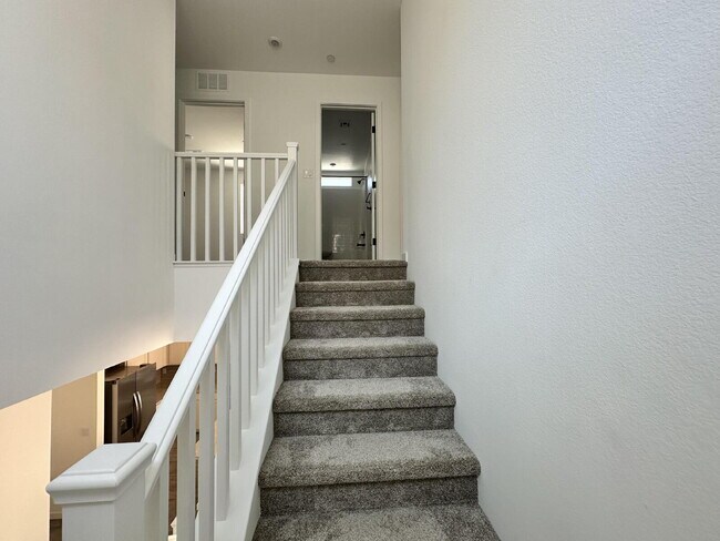 Building Photo - 878 Benning St