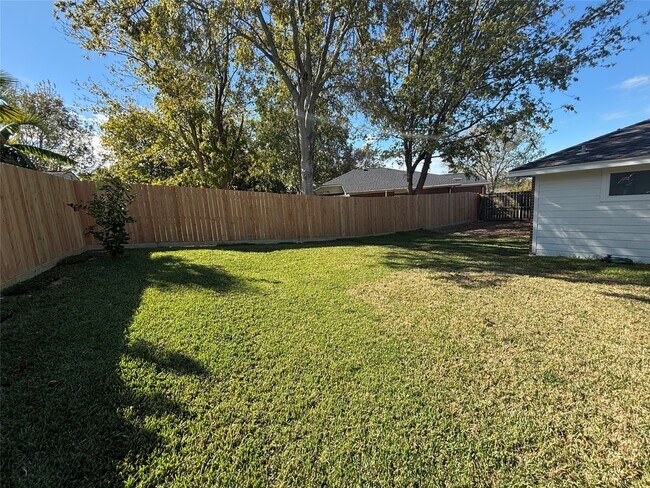 Building Photo - 10903 Stubby Cir