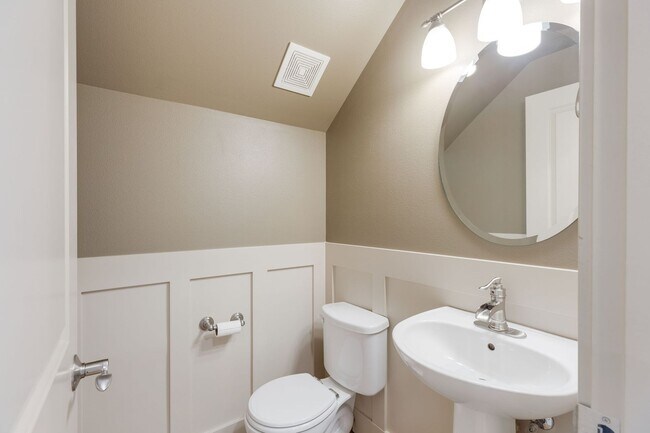 Building Photo - 3bdrm + Office/Den, 2.25 Bath,1664 sq ft, 2 car garage, Backs to Greenbelt! Lk Stevens Schools!